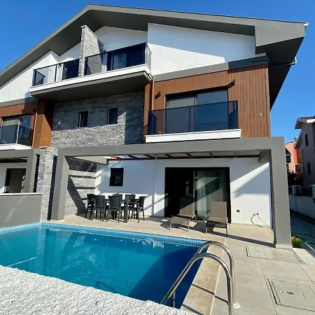House Of Alice - With Pool Near Calis Vakantiehuis
