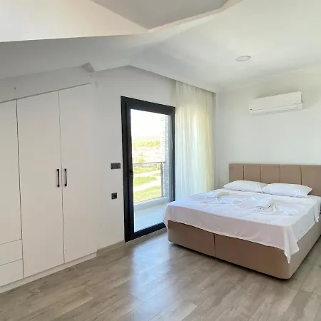 Vakantiehuis House Of Alice - With Pool Near Calis *