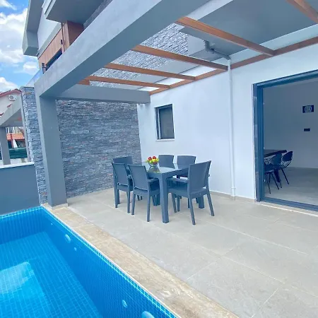 House Of Alice - With Pool Near Calis 펜션 페티예